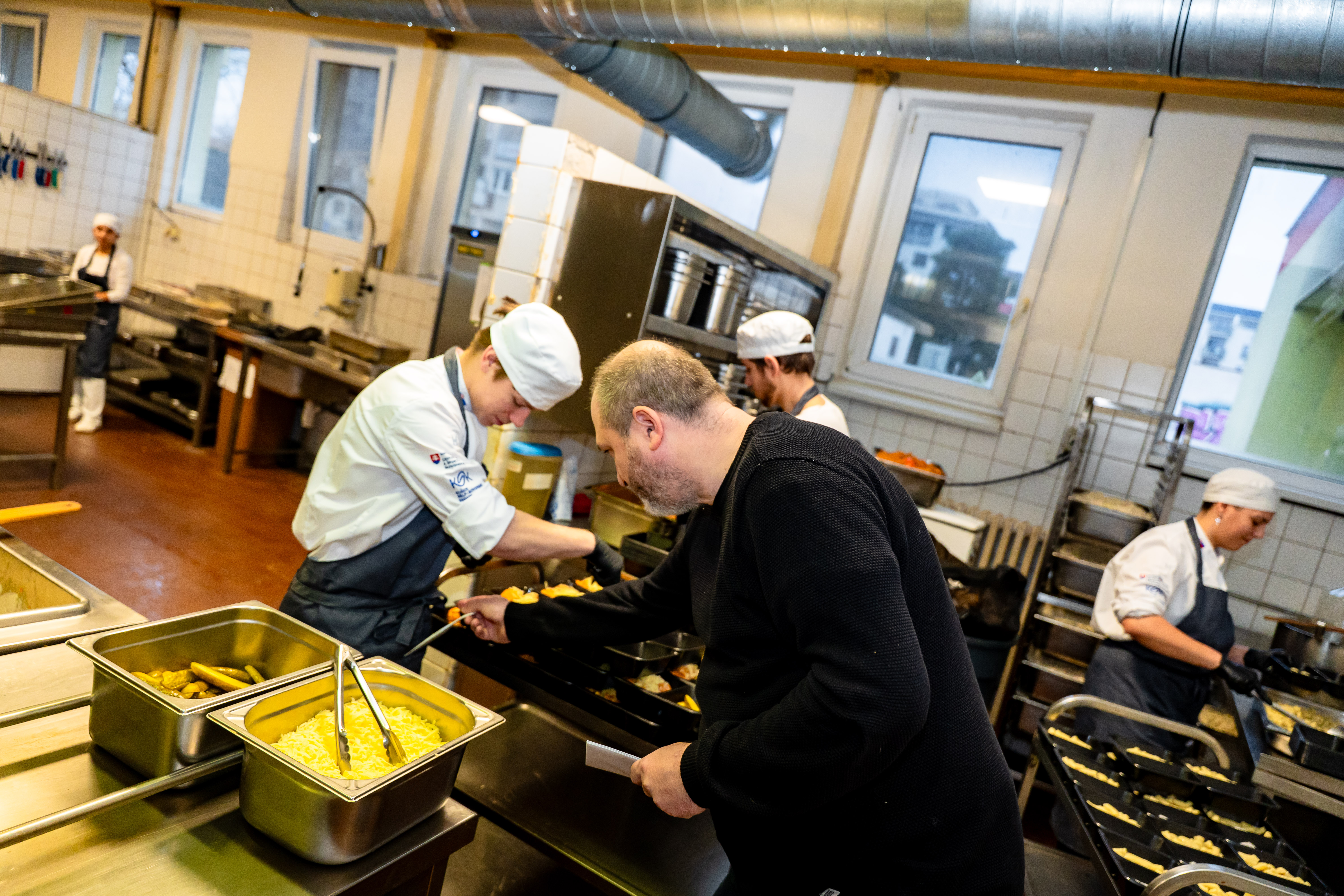 Tradicne charitativne podujatie Vianocne varenie pre seniorov-10